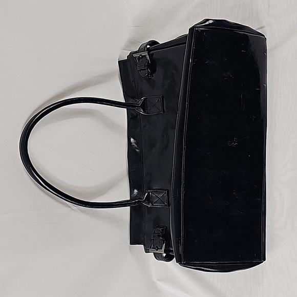 Elegant Black Shoulder Bag - Picture 6 of 9